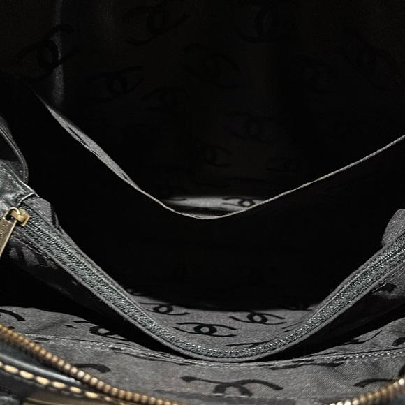 GORGEOUS Authentic CHANEL Black Calfskin Wild Stitch Surpique shoulder bag - Picture 14 of 16